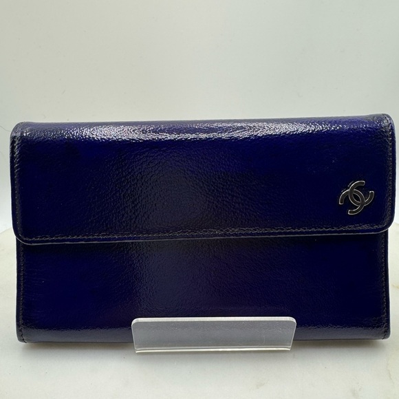 CHANEL Handbags - 🎁 CHANEL Authentic Midnight Blue Leather Wallet - GIFTS with PURCHASE 🎁